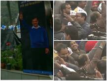 Delhi Election Results 2020: Celebrations Begin For AAP Workers As Party Takes Lead In Early Trends (PICS)