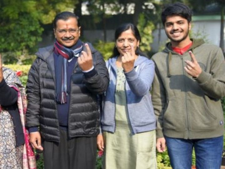 AAP's Victory Also A Birthday Gift To Kejriwal's Wife Sunita AAP's Victory Also A Birthday Gift To Kejriwal's Wife Sunita