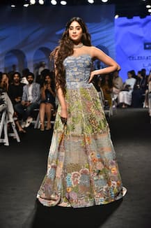 PICS: Janhvi Kapoor-Vicky Kaushal Kickstart 'Lakme Fashion Week' As They Walk The Ramp Together