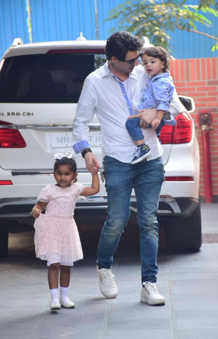 Sunny Leone's husband Daniel with kids. (Photo: Manav Manglani)