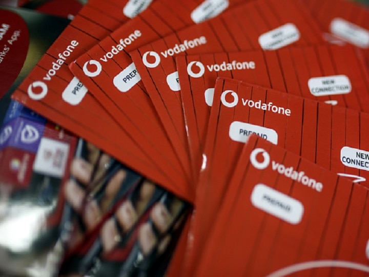 AGR Dues: Vodafone Idea Stares At Bankruptcy As Stocks Tank 11% To Rs 3 Vodafone Idea Stares At Bankruptcy As Stocks Tank 11% To Rs 3 After SC's Ruling On AGR