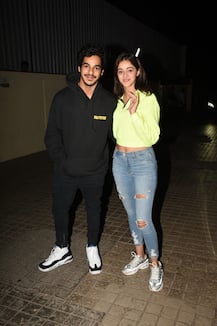 PICS: Katrina Kaif, Janhvi Kapoor & Other B'wood Celebs Attend Vicky Kaushal's 'Bhoot' Screening