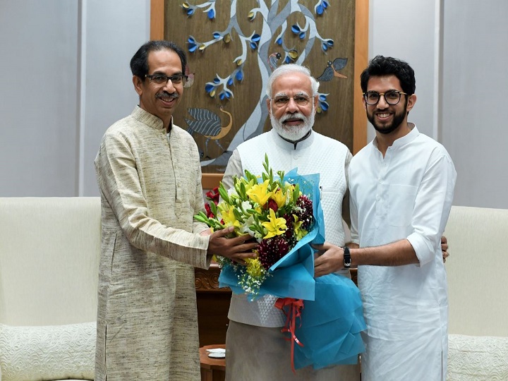 Amid Friction With Allies Over NRC & NPR, Maha CM Uddhav Thackeray Meets PM Modi In New Delhi Uddhav Thackeray Meets PM Modi In New Delhi; Maharahstra CM Meeting With Sonia Gandhi