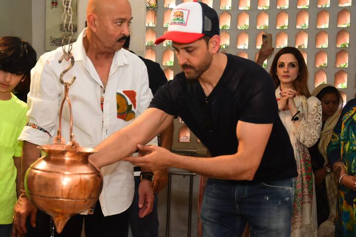 Here's a photo of Hrithik Roshan with his dad Rakesh Roshan! (PIC Credit- Manav Manglani)