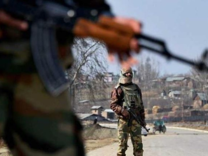 Jammu And Kashmir: Recently Recruited TRF Militant Arrested In Anantnag; Weapons Recovered Jammu And Kashmir: Recently Recruited TRF Militant Arrested In Anantnag; Weapons Recovered