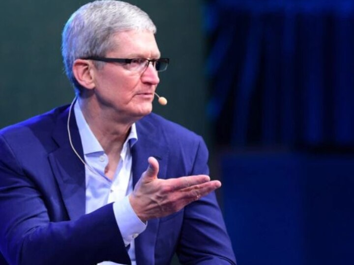 Apple CEO Tim Cook Stalked By An Indian-Origin Man Apple CEO Tim Cook Stalked By An Indian-Origin Man