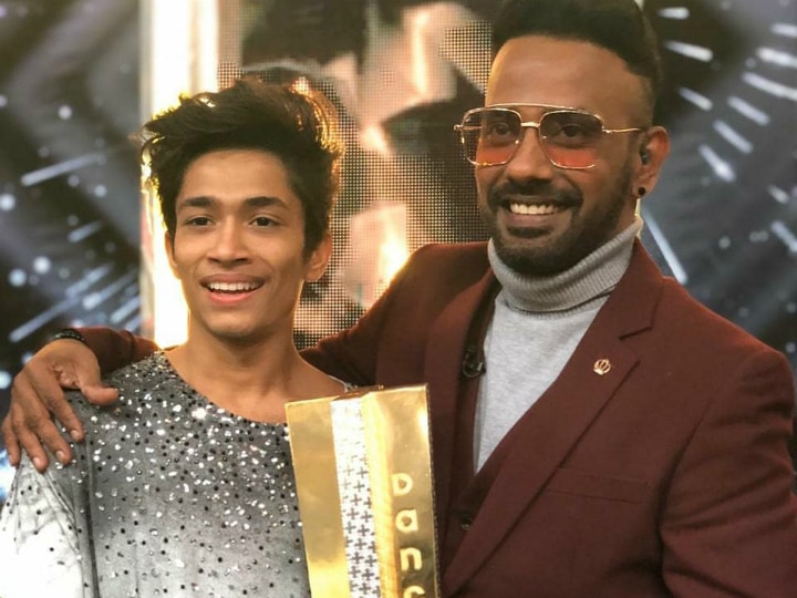 Dance Plus 5: Rupesh Bane From Dharmesh Yelande’s Team Wins Remo D'Souza's Show! See Pictures! Dance Plus 5: Rupesh Bane From Dharmesh Yelande’s Team Wins The Show (PICS)