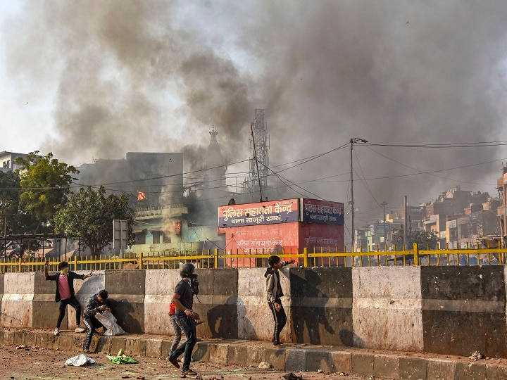 Northeast Delhi Violence: National Capital Remains On Edge During Trump's Visit; 10 Points Delhi Violence: Capital Remains On Edge As Clashes, Arson Grip Northeast Region; 10 Points