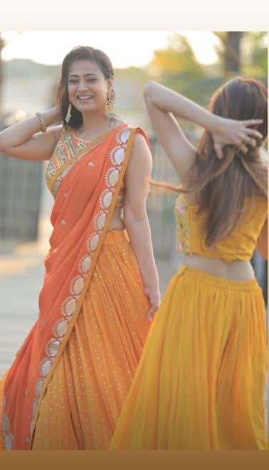 The actress was twining with her daughter who too slayed in her beautiful yellow crop-top styled lehenga 