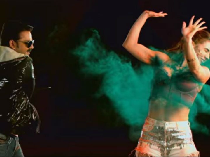 'Lollypop' Singer Pawan Singh’s New Holi Song 'Kamariya Hila Rahi Hai' With Lauren Gottlieb Breaks Record 'Lollypop' Singer Pawan Singh’s New Holi Song 'Kamariya Hila Rahi Hai' With Lauren Gottlieb Breaks Record