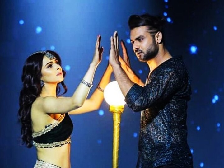 Bigg Boss 13 Madhurima Tuli Shares PIC With Vishal Aditya Singh From Their Performance Bigg Boss 13's Madhurima Tuli Shares PIC With Vishal Aditya Singh From Their Act