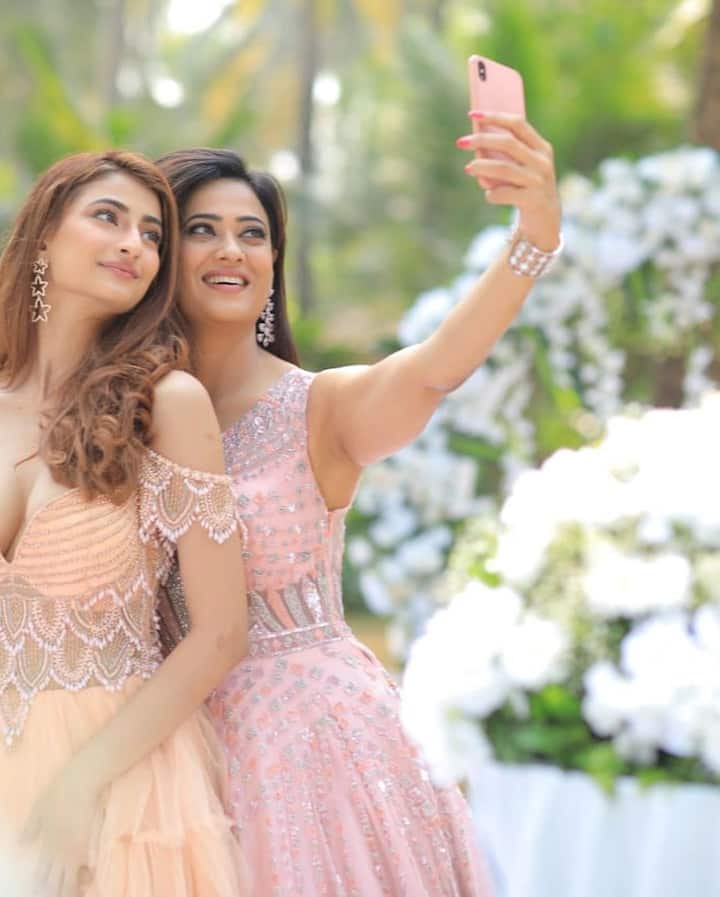 The wedding took place in the presence of Shweta's family members and close friends. 