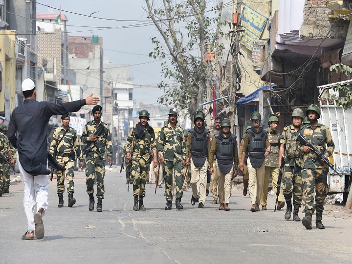 Delhi Violence: Residents Of Northeast Areas Angry With Late Response Of Police, HC Judge Transfer Delhi Violence: Residents Of Northeast Areas Angry With Late Response Of Police, HC Judge Transfer