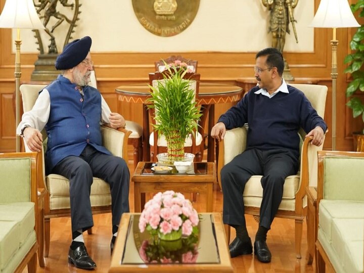 Delhi Violence: Situation Peaceful In Riot-Hit Northeast; Kejriwal Meets Urban Development Minister Delhi Violence: Situation Peaceful In Riot-Hit Northeast; Kejriwal Meets Urban Development Minister