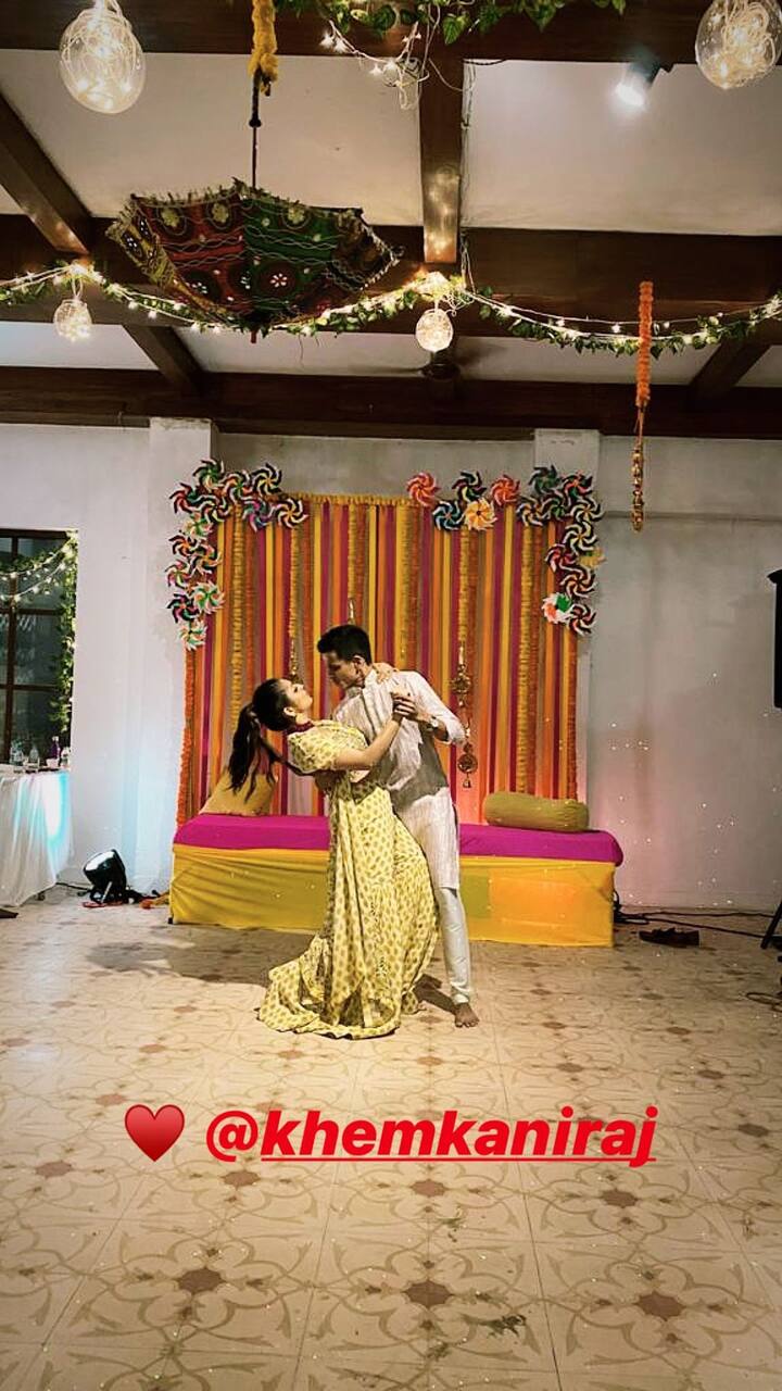 Drashti and Niraj performed together on the song 'Odhani' at the sangeet ceremony of Shivani. (All PICS Credit- Instagram)