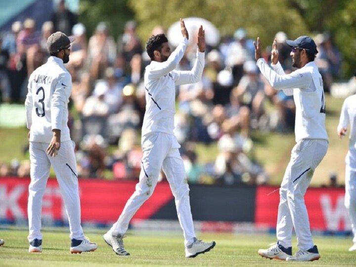 IND vs NZ, 2nd Test, Day 2: Indians Stage Strong Comeback To Bowl Out Kiwis For 235, Lead By 7 Runs At Tea IND vs NZ, 2nd Test, Day 2: India Stage Strong Comeback To Bowl Out Kiwis For 235, Lead By 7 Runs At Tea