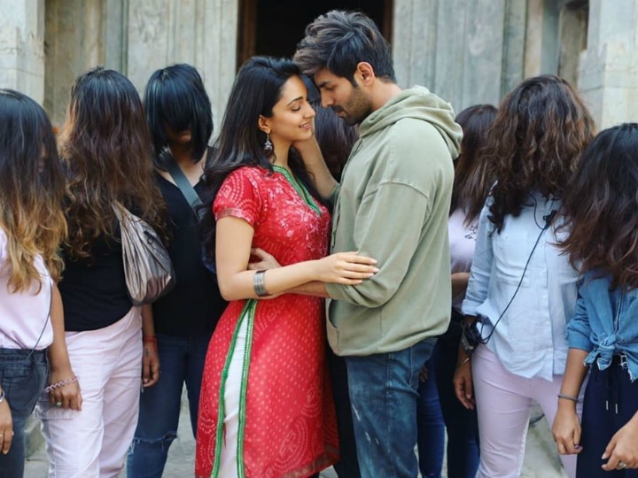 Kartik Aaryan, Kiara Advani Share Glimpse From Sets Of 'Bhool Bhulaiyaa 2' With Humorous Twist! See Picture PIC: Kartik Aaryan, Kiara Advani Share Glimpse From Sets Of 'Bhool Bhulaiyaa 2' With Humorous Twist