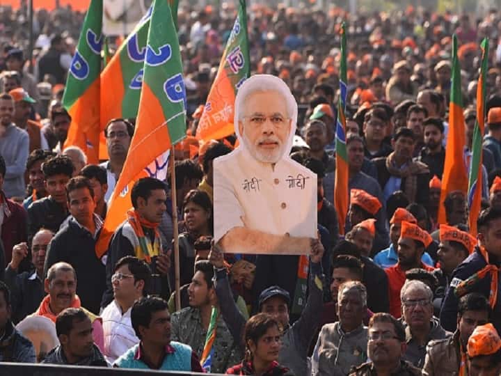 Twitter Gets Furious As PM Modi Mulls Social Media Exit; 'No Sir' Is Top Trend Twitter Gets Furious As PM Modi Mulls Social Media Exit; 'No Sir' Is Top Trend