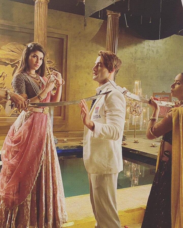 Asim Riaz, who finished as the first runner up of Bigg Boss 13, will also team up with Himanshi Khurana for a music video. (All PICS Credit- Instagram)