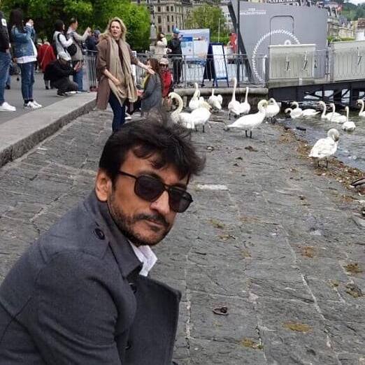 From last 11 years, Amit is seen sporting bald patch for his role however he looks totally different in his real-life. (Photo: Instagram)