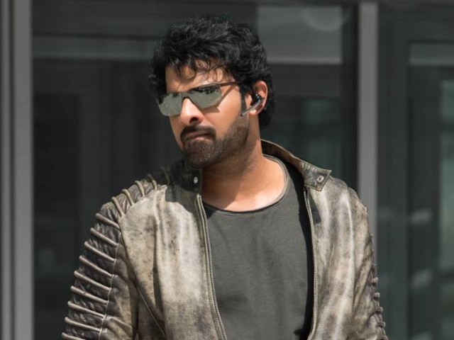 Amidst Coronavirus Scare, Baahubali Actor Prabhas Spotted Wearing Mask At  Airport, See PICS Inside!