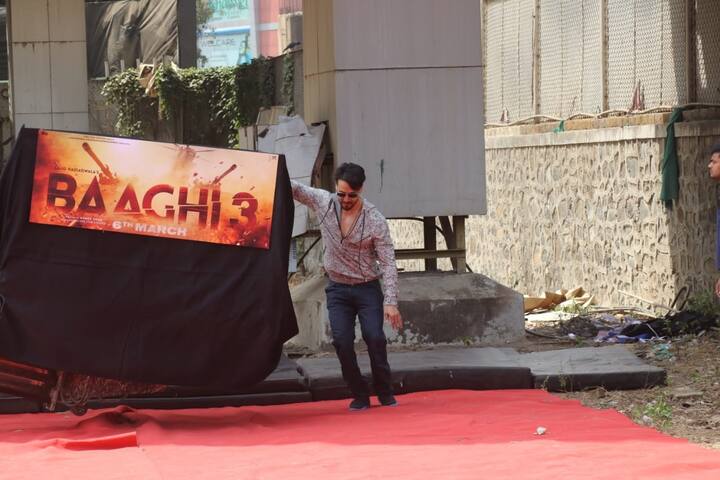 Tiger Shroff is gearing up for the release of 'Baaghi 3'. Helmed by Ahmed Khan, the team is currently on a promotional spree for the film. And a day before the release lead actor Tiger unveiled a giant sized new poster of the film at the Chitrakoot Ground in Mumbai [ PIC CREDIT: MANAV MANGLANI]