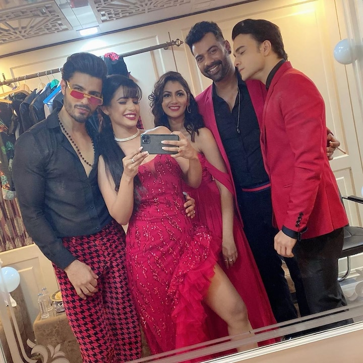 After claiming 3rd spot last time, Sriti Jha & Shabir Ahluwalia's 'Kumkum Bhagya' has slipped to the 5th position in week 8.(Photo: Instagram)