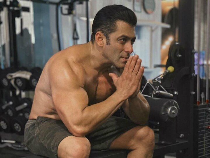 Coronavirus: Salman Khan Prefers Salaam, Namaste Over Handshake Or Hug Amid COVID-19 Scare Coronavirus: Salman Khan Prefers Salaam, Namaste Over Handshake Or Hug Amid COVID-19 Scare