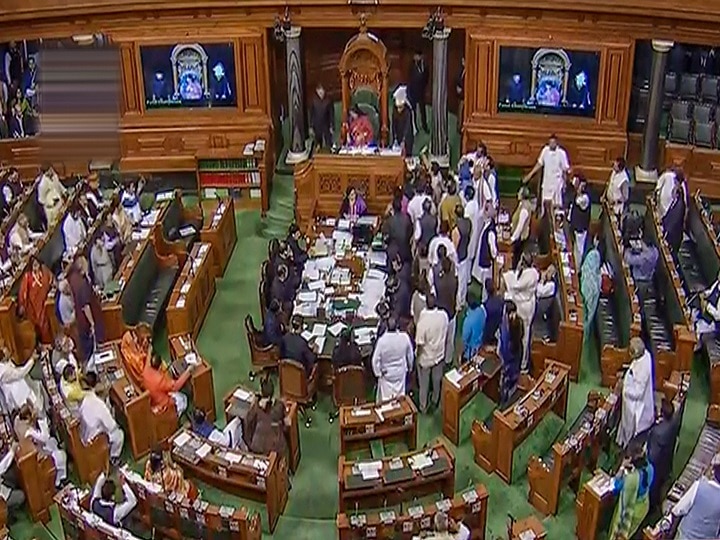 Lok Sabha Budget Session: 7 Congress MPs Suspended For Throwing Paper At Speaker 7 Congress MPs Suspended From Rest Of Lok Sabha Sessions For Throwing Paper At Speaker