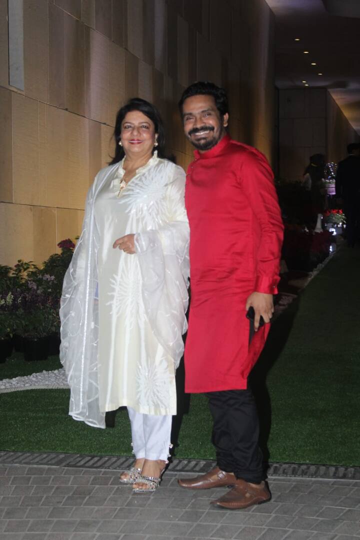 PeeCee's mother Madhu Chopra was spotted with screenwriter Mushtaq Shiekh. (PIC Credit- Manav Manglani)