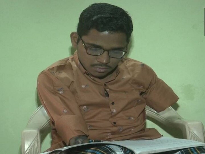 Vadodara Boy Who Lost Hands, Legs In Accident To Write Class 12 Exam Using Elbow Vadodara Boy Who Lost Hands, Legs In Accident To Write Class 12 Exam Using Elbow