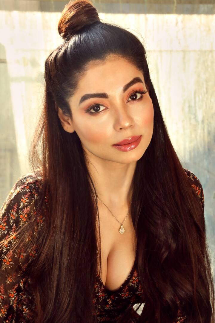 “Women let’s start this Women's day by Reshaping our Views Opinions and Judgements about other women. Let's be kind good and fair to our own gender. Let's give hypocrisy & jealousy a miss this time around.”- Mirzapur actress Anagsha Biswas