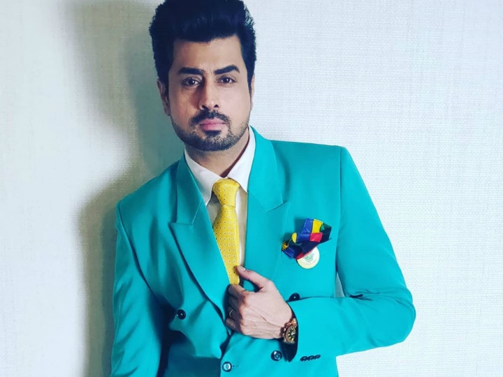 'Bigg Boss 8' Contestant Pritam Singh Beaten Up By Goons For Rescuing A Couple; Shares Horrific Details Of Incident 'Bigg Boss 8' Fame Pritam Singh Beaten Up By Goons For Rescuing A Couple; Shares Horrific Details Of Incident