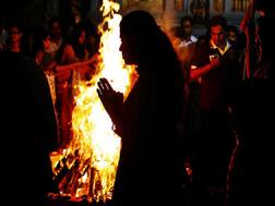 Holi 2020: What Is Significance Of Holika Dahan? Check Date, Muhurta, Timing;  Wishes, Quotes, Images