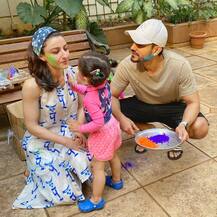 Holi 2020: Soha Ali Khan's Daughter Inaaya Plays With Pichkari, Celebrates With Rannvijay Singha's Baby Girl Kainaat