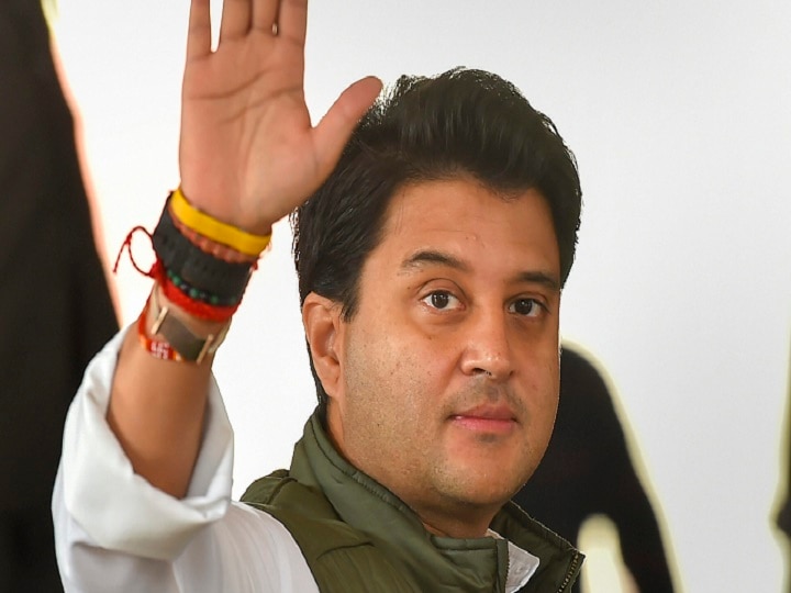 Jyotiraditya Scindia Gets Rousing Reception On His Maiden BJP Roadshow In Bhopal  Jyotiraditya Scindia Gets Rousing Reception On His Maiden BJP Roadshow In Bhopal