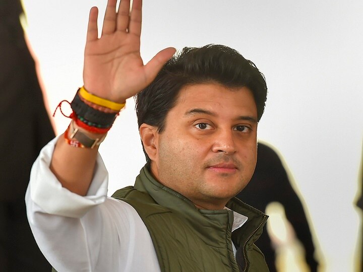 MP Political Crisis: Jyotiraditya Scindia To Join BJP At 12:30 PM; Congress Reminds Him Of Key Positions Given To Him MP Crisis: Congress Reminds Scindia About Key positions Given To Him Over 18 Years