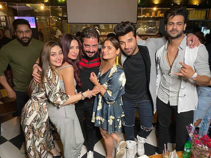 After recent reunion, 'Bigg Boss 13' celebrated the festival of colors, Holi, with their families & close friends. Take a look at the colourful pictures below...(Photo: Instagram)