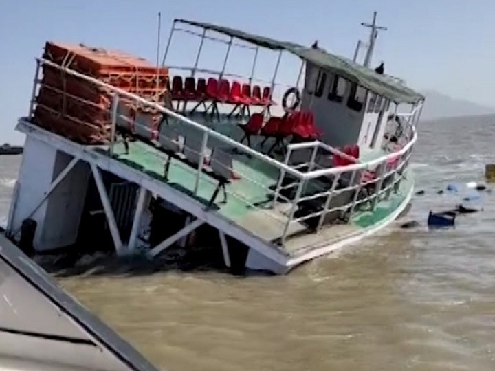 Maharashtra Boat Tragedy: Ferry Boat Capsizes In Alibaug, All 88 Passengers Rescued; Watch Maharashtra Boat Tragedy: Ferry Boat Capsizes In Alibaug, All 88 Passengers Rescued; Watch