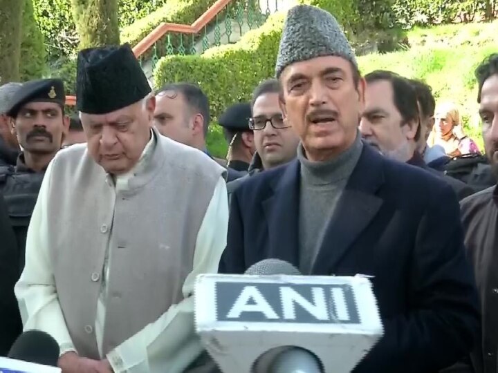 Azad Meets Farooq Abdullah, Calls For Restoration Of Democracy In J&K Azad Meets Farooq Abdullah, Calls For Restoration Of Democracy In J&K