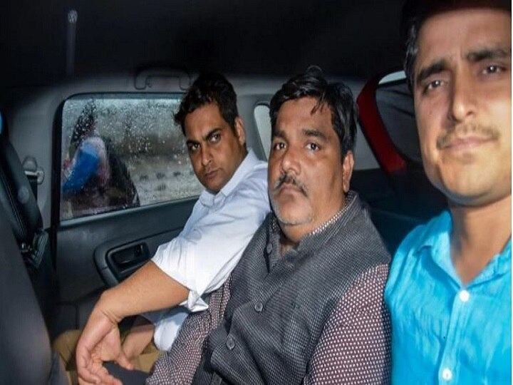  Tahir Hussain: Suspended AAP Councillor Sent To 4-Day Police Custody In IB Staffer's Murder Case Suspended AAP Councillor Tahir Hussain Sent To 4-Day Police Custody In IB Staffer's Murder Case