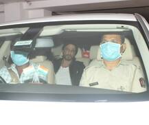 Hiroo Johar B'day Bash: SRK-Gauri Snapped At KJo's House, Aditya Chopra Makes Rare Appearance Amid Coronavirus Outbreak (PICS)