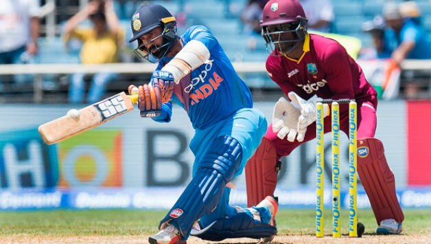 COVID19: Dinesh Karthik Stays Connected To Cricket With Shadow Practice, Mediatation During Self Isolation WATCH | Karthik Remains Connected To Cricket In Self Isolation Amid COVID19 Threat