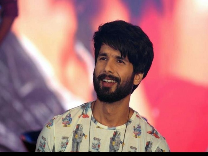 Shahid Kapoor Wins Many Hearts With Witty Response On Picking Between Dhoni And Kohli Mummy Or Papa?: Shahid Kapoor Wins Many Hearts With Witty Response On Picking Between Dhoni And Kohli