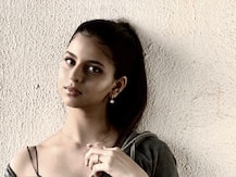 SRK’s Daughter Suhana Khan Is Learning Make Up Tips During Self-quarantine, Mom Gauri Shares PIC