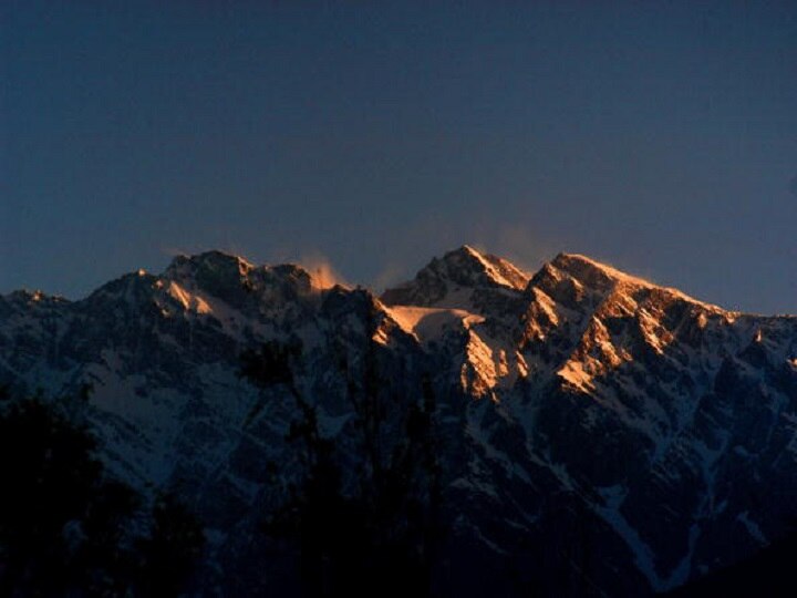 Dhauladhar Mountain view from Jalandhar As Lockdown Brings Pollution Levels Down Jalandhar Residents Wake Up To The View Of Snow Capped Himalyan Mountains Amid COVID-19 Lockdown