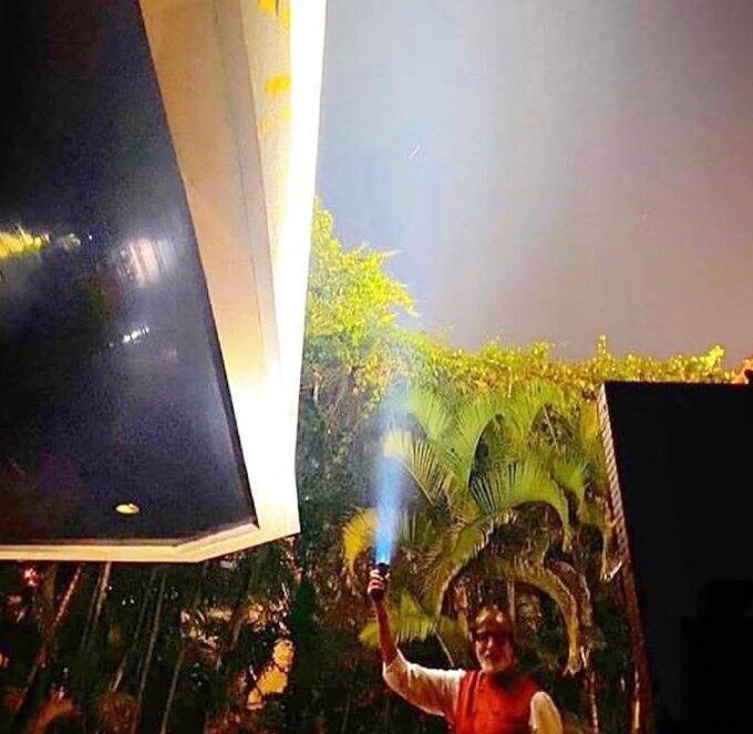 Amitabh Bachchan lights a torchlight for the fight against Coronavirus. (Image Source: Instagram)