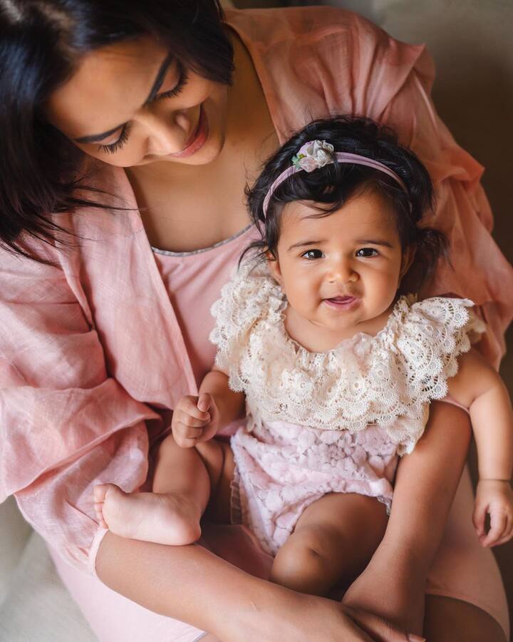Bollywood actress Sameera Reddy and her husband Akshai Varde welcomed their second child on July 12, 2019. The couple has named their baby girl Nyra Varde. The ‘Race’ actress shared an aww-dorable photo along with the caption, “Mama got your back babygirl????my little lady.” 