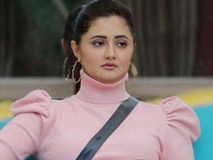 Coronavirus: Bigg Boss 13's Rashami Desai's Fan Passes Away Due To COVID-19; 'Naagin 4' Actress Mourns Her Death Coronavirus: Bigg Boss 13's Rashami Desai's Fan Passes Away Due To COVID-19; Actress Mourns Her Death