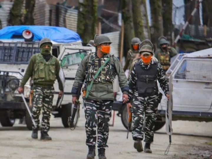 Three Terrorists Killed In J&K's Pulwama Encounter, Abducted Cop Rescued In Another Incident Three Terrorists Killed In J&K's Pulwama Encounter, Abducted Cop Rescued In Separate Incident
